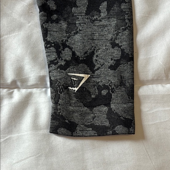 Gymshark Black and Gray Camouflage Leggings - Picture 3 of 6